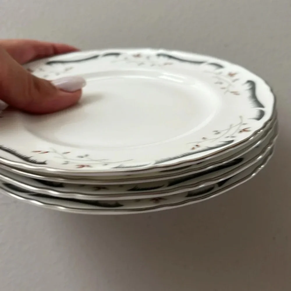 Vintage Royal Worcester dessert plate fine bone china England 1965 Sutton